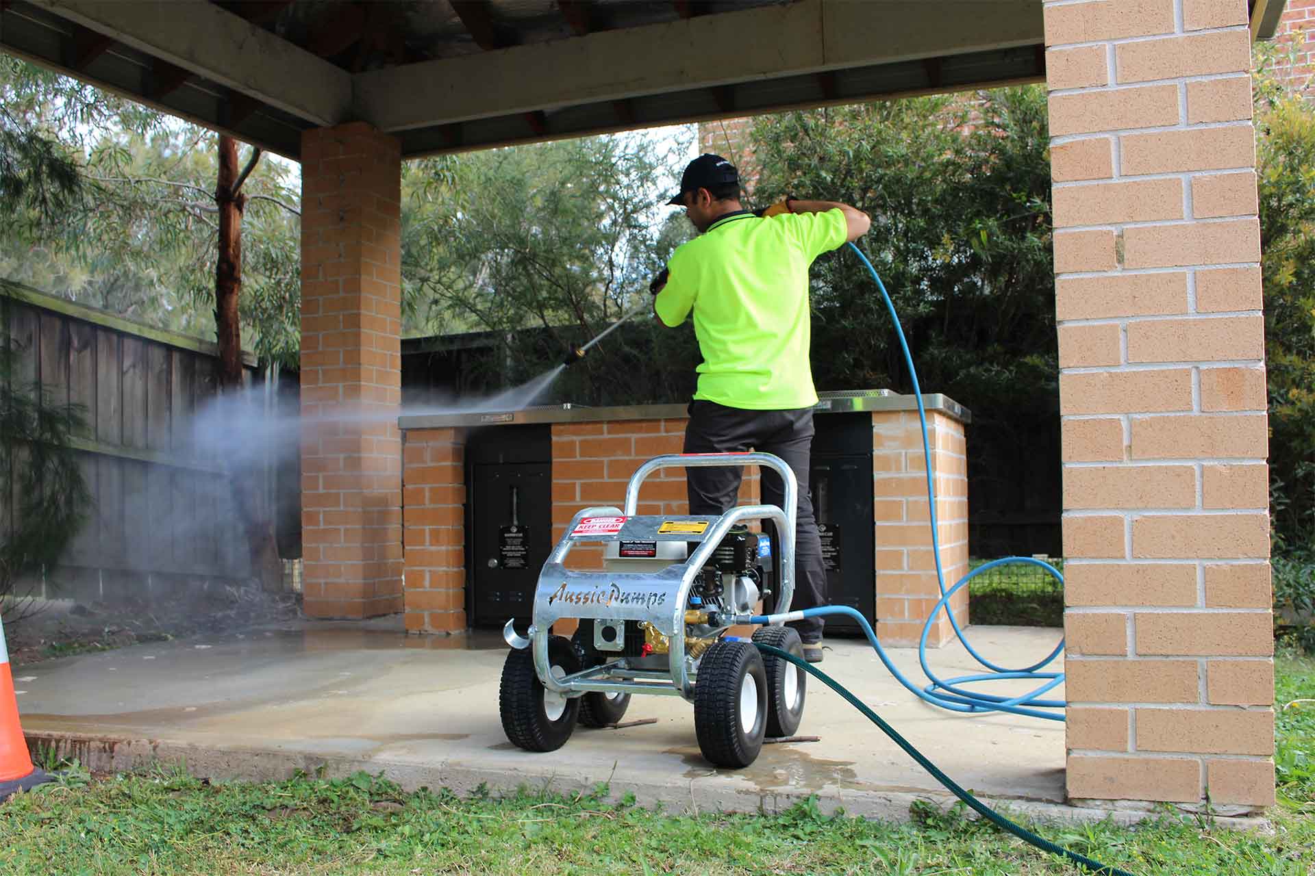 How to Choose the Right Pressure Washer for Residential and Commercial Use